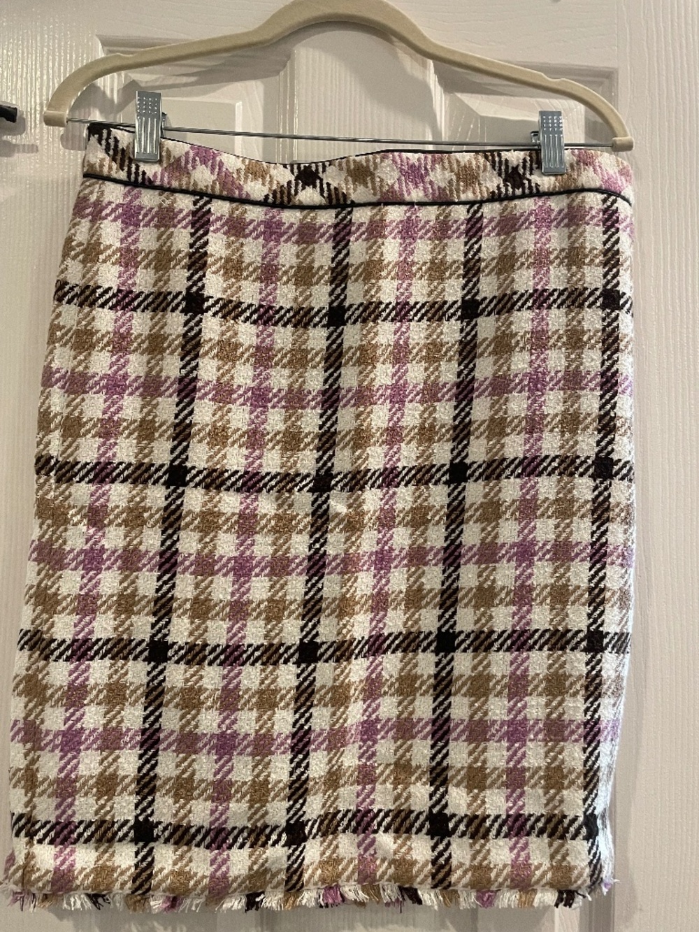 Ann Taylor houndstooth skirt